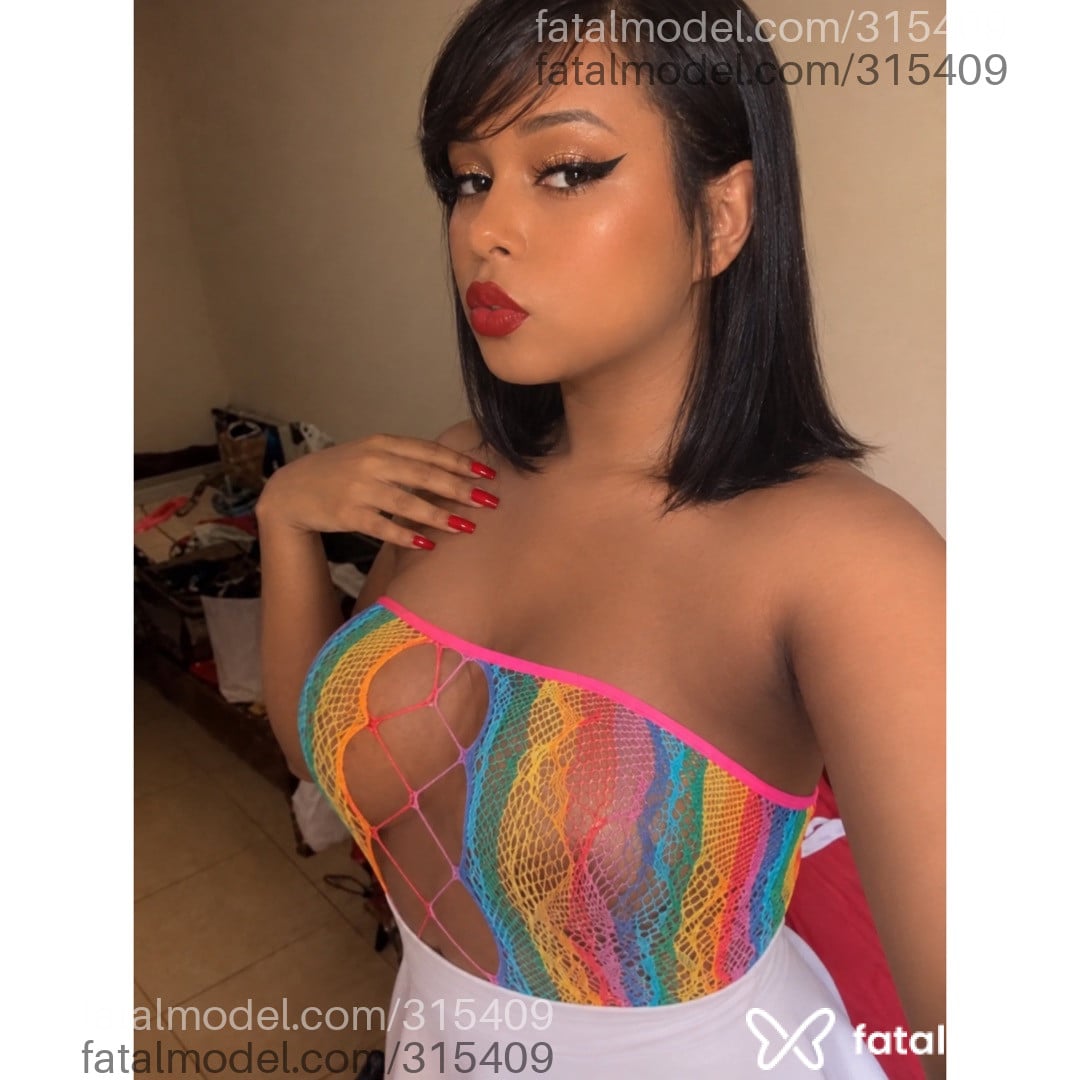 Acompanhante travesti morena (o) de olhos pretos - Sophia