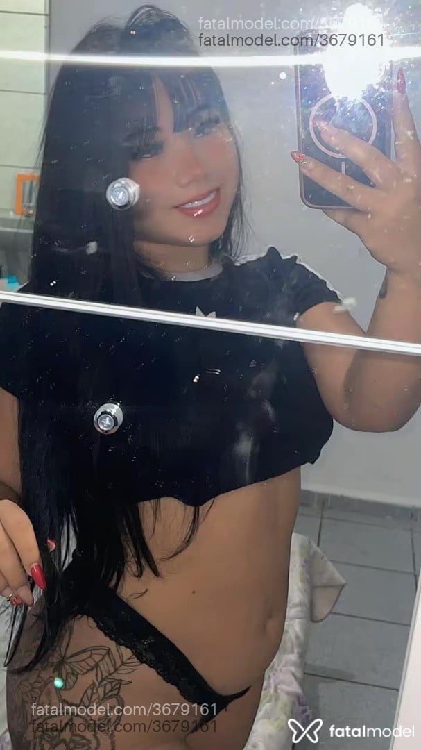 Acompanhante mulher com cabelo castanho de olhos castanhos - Japinhaa