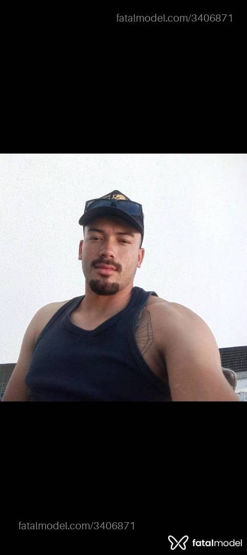 Acompanhante homem com cabelo grisalho de olhos pretos em Vitória da Conquista - Lucas Alencar