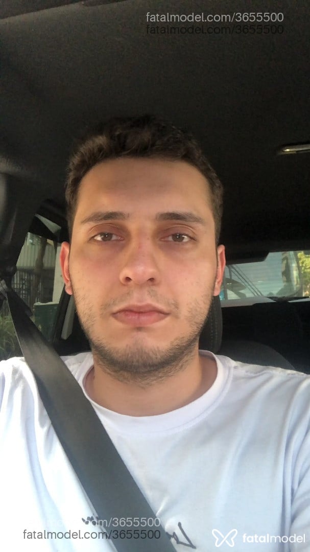 Acompanhante homem com cabelo castanho de olhos mel - Morpheus