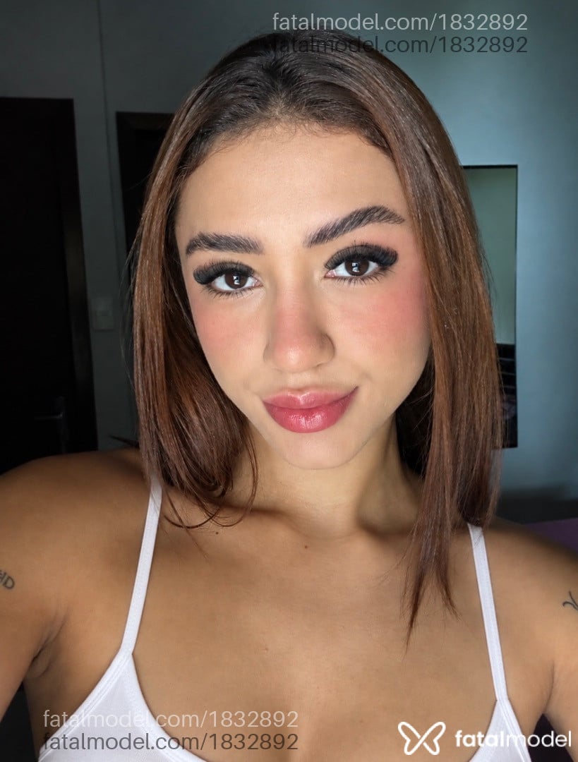 Acompanhante mulher com cabelo castanho de olhos castanhos - Victoria