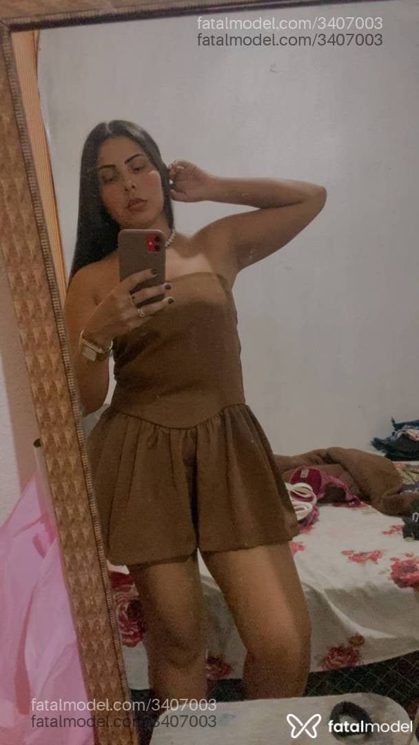 Acompanhante mulher morena (o) de olhos pretos - Dedeza