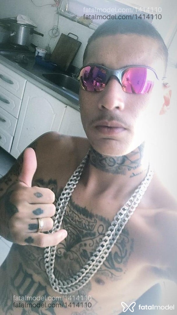 Acompanhante homem morena (o) de olhos castanhos - Wesley