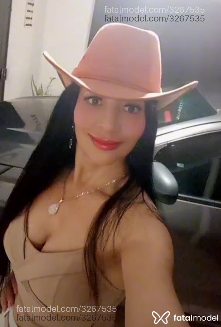 Acompanhante mulher morena (o) de olhos castanhos - Karyn
