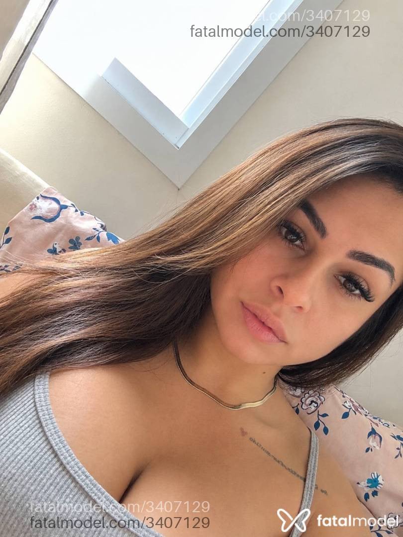 Acompanhante mulher morena (o) de olhos castanhos - Maria Eduarda
