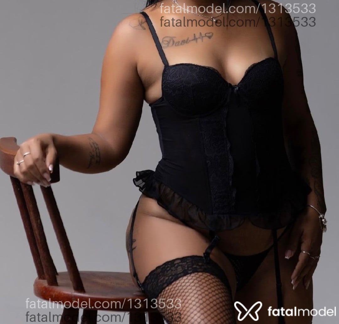 Acompanhante mulher morena (o) de olhos pretos - Bianca Lara