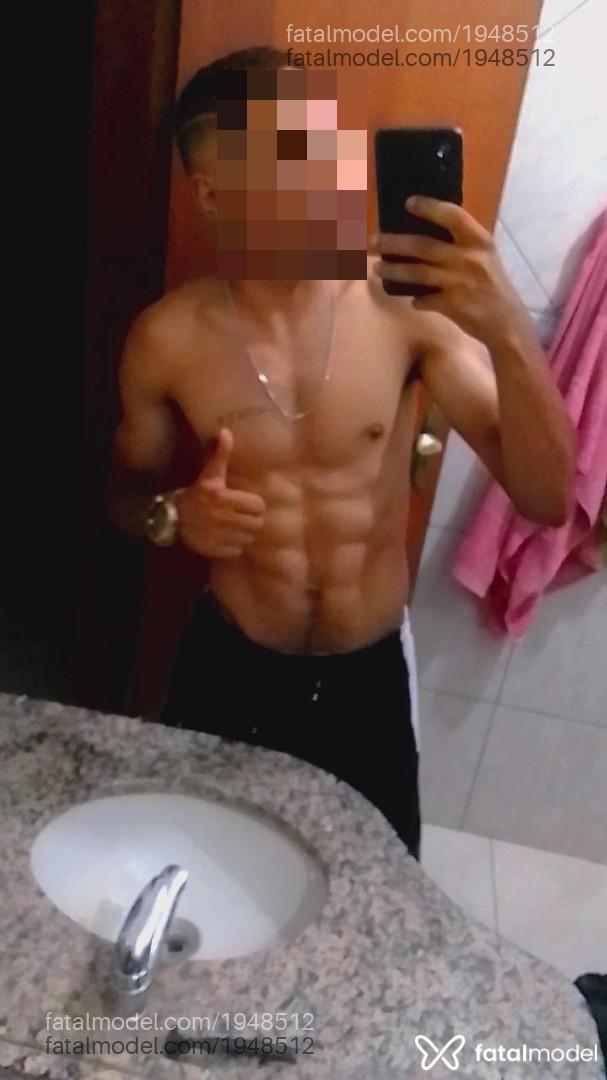 Acompanhante homem morena (o) de olhos castanhos - Almeida