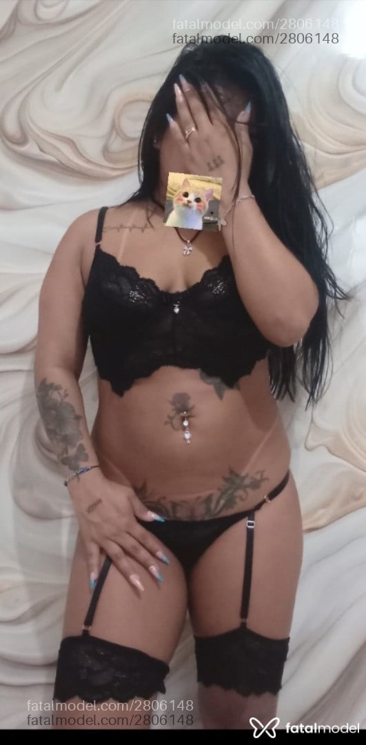Acompanhante mulher morena (o) de olhos castanhos - Pocahonta