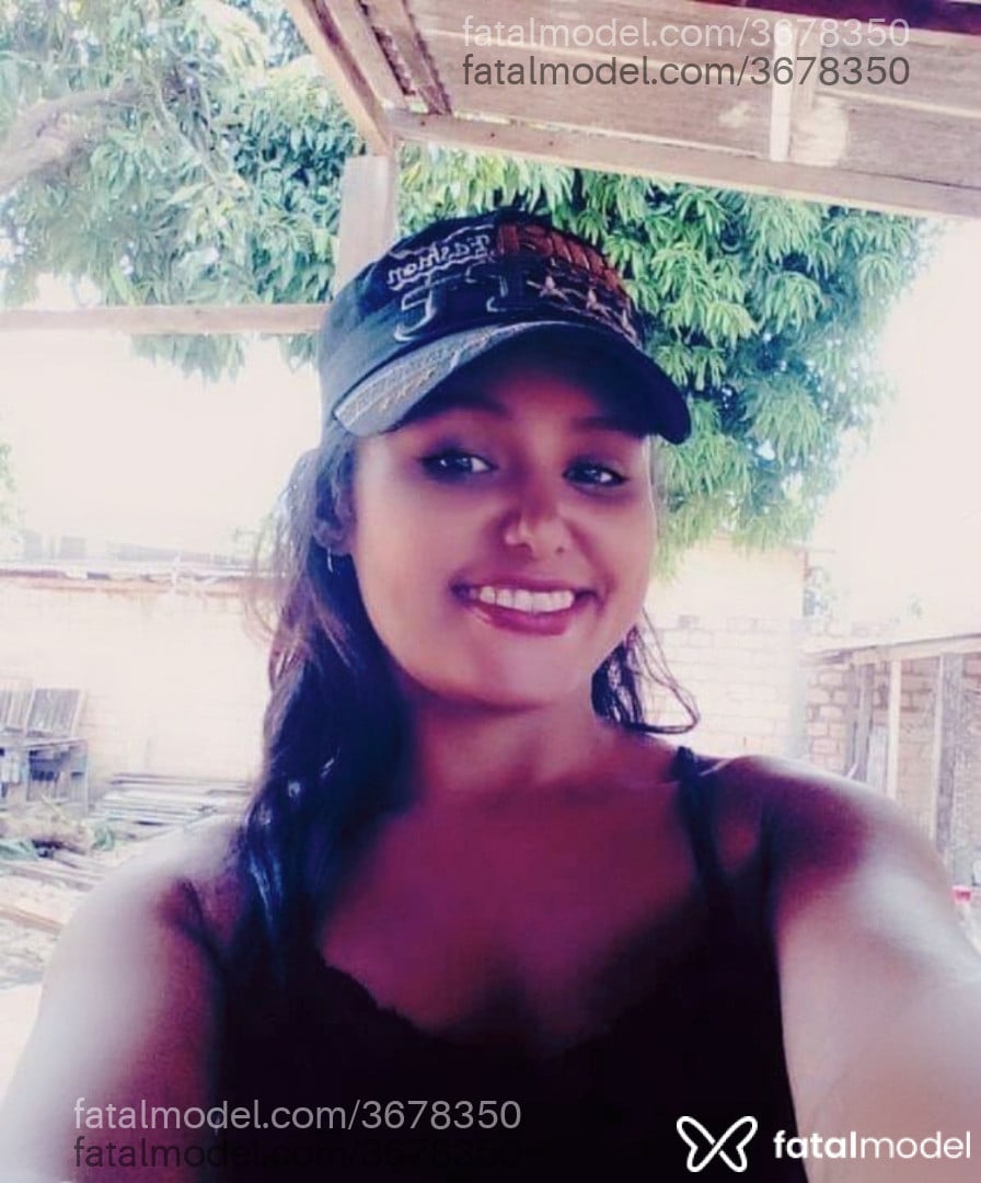 Acompanhante mulher morena (o) de olhos pretos - Annie