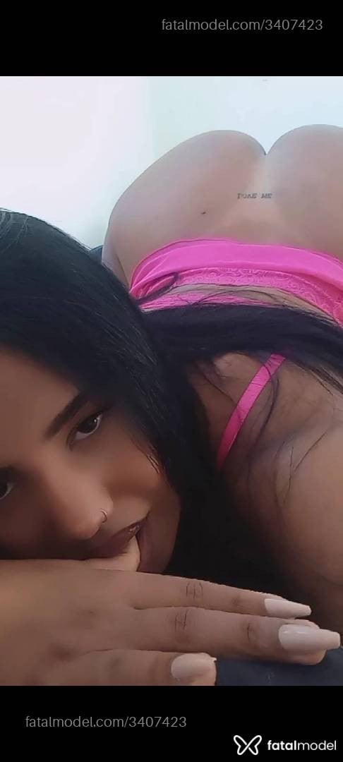 Acompanhante mulher morena (o) de olhos pretos - Miaah Moraes