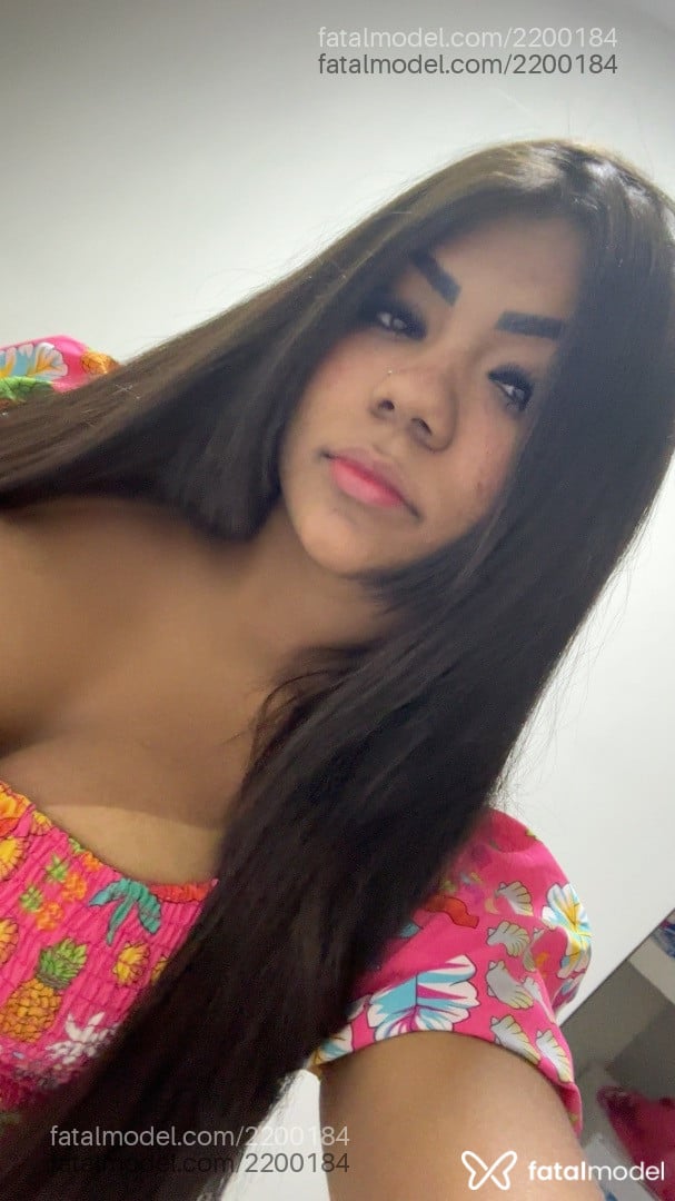 Acompanhante mulher morena (o) de olhos pretos - Paola