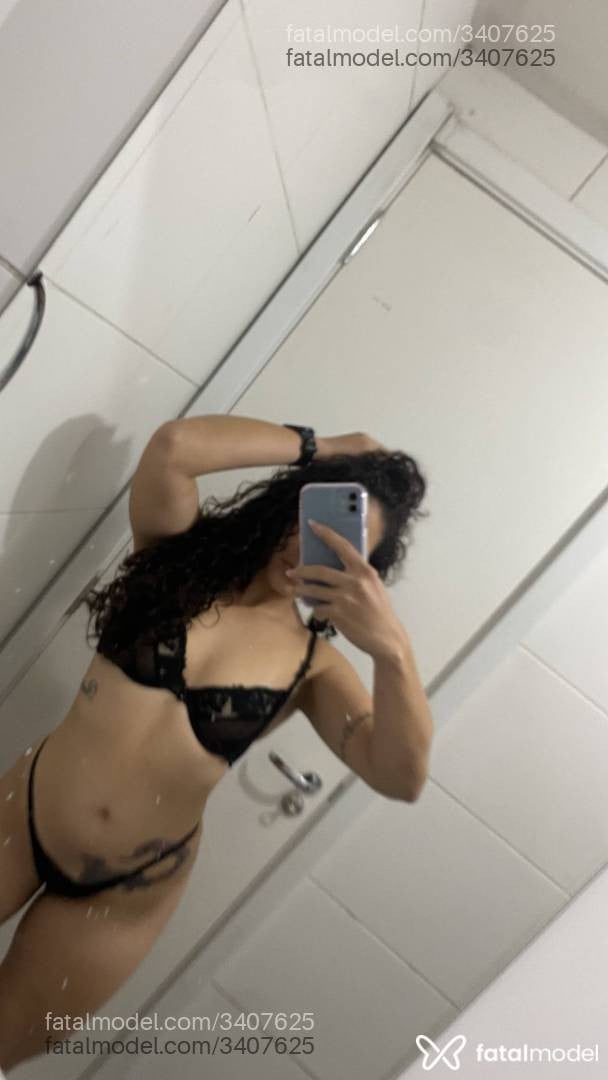 Acompanhante mulher com cabelo castanho de olhos castanhos - Luana Acompanhante mulher com cabelo castanho de olhos castanhos - Luana