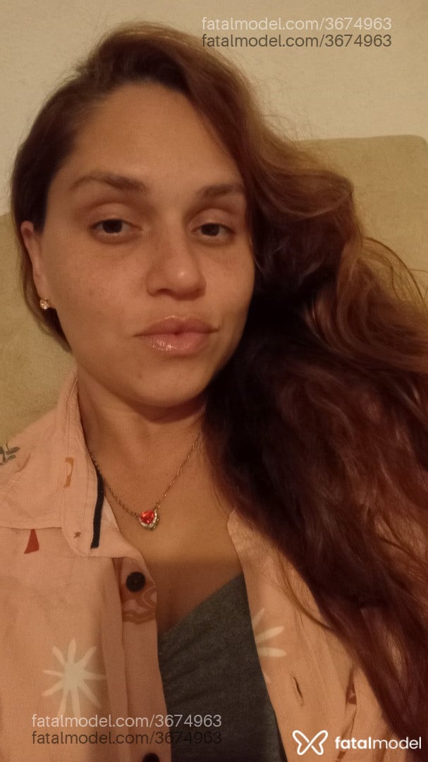 Acompanhante mulher ruiva (o) de olhos mel - Medusa