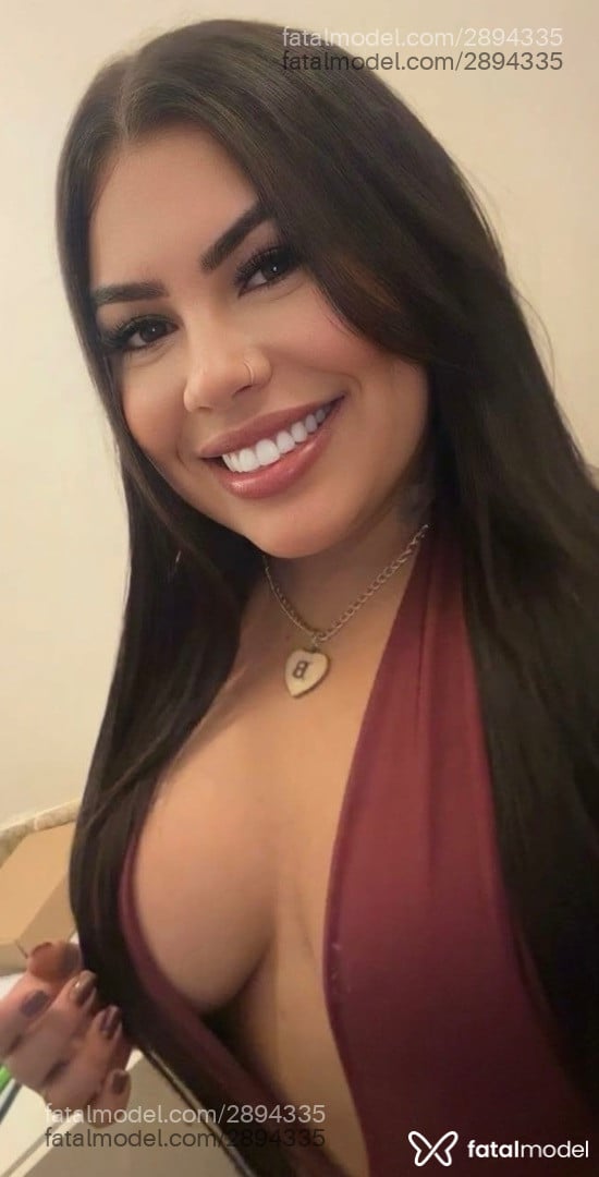 Acompanhante mulher morena (o) de olhos castanhos - Brenda Maya