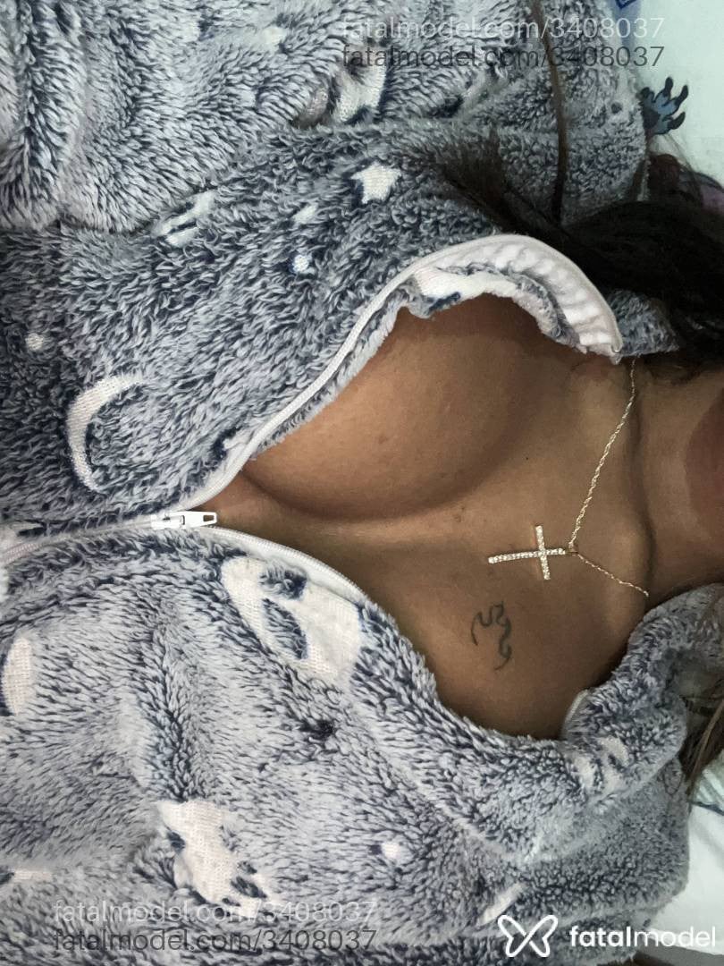 Acompanhante mulher morena (o) de olhos castanhos - Penélope