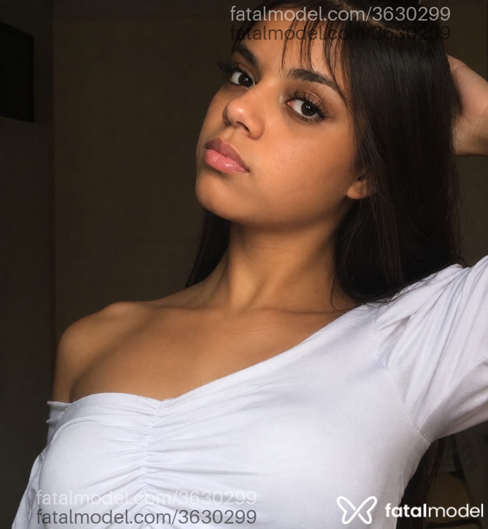Acompanhante mulher com cabelo castanho de olhos castanhos - Nice Almeida