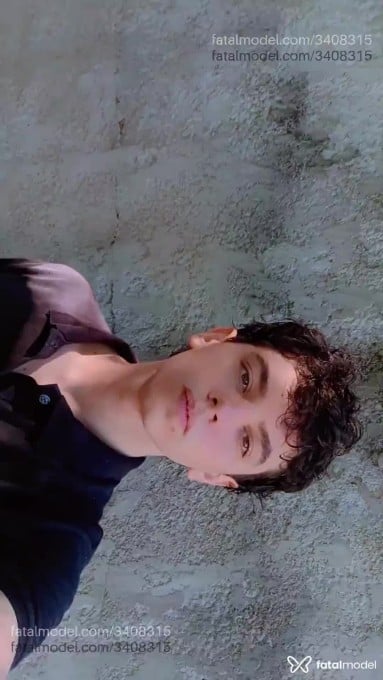 Acompanhante homem com cabelo castanho de olhos mel - Astaa