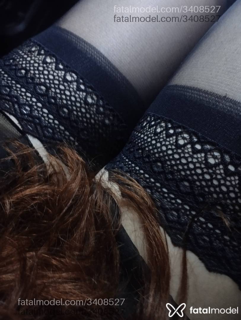 Acompanhante mulher ruiva (o) de olhos pretos - Beatrice Loren