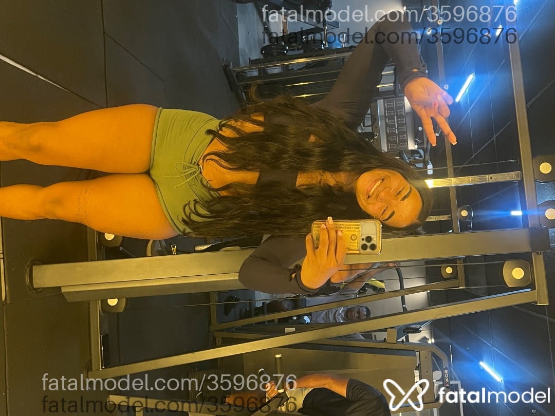 Acompanhante mulher morena (o) de olhos pretos - Cátia Kamilly