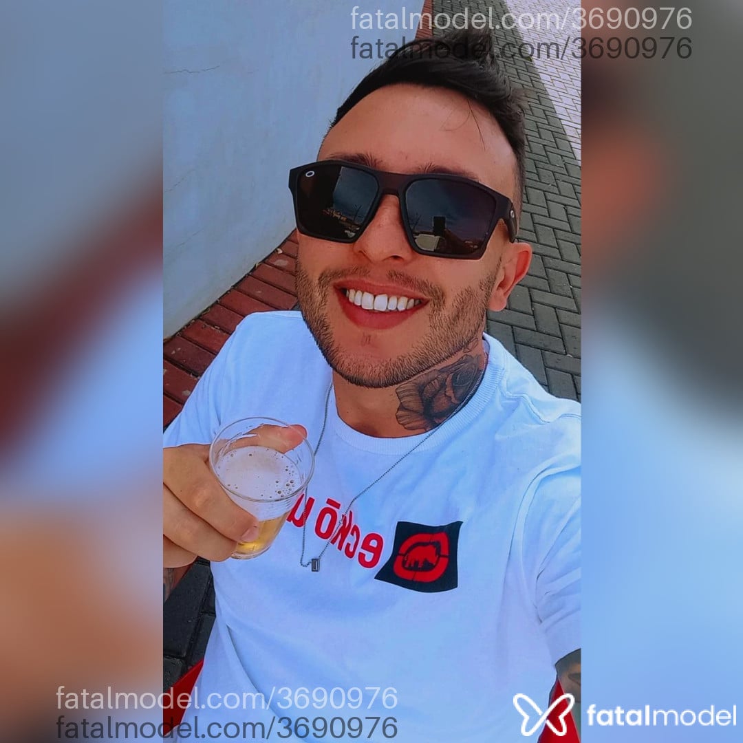 Acompanhante homem morena (o) de olhos castanhos - Felipe