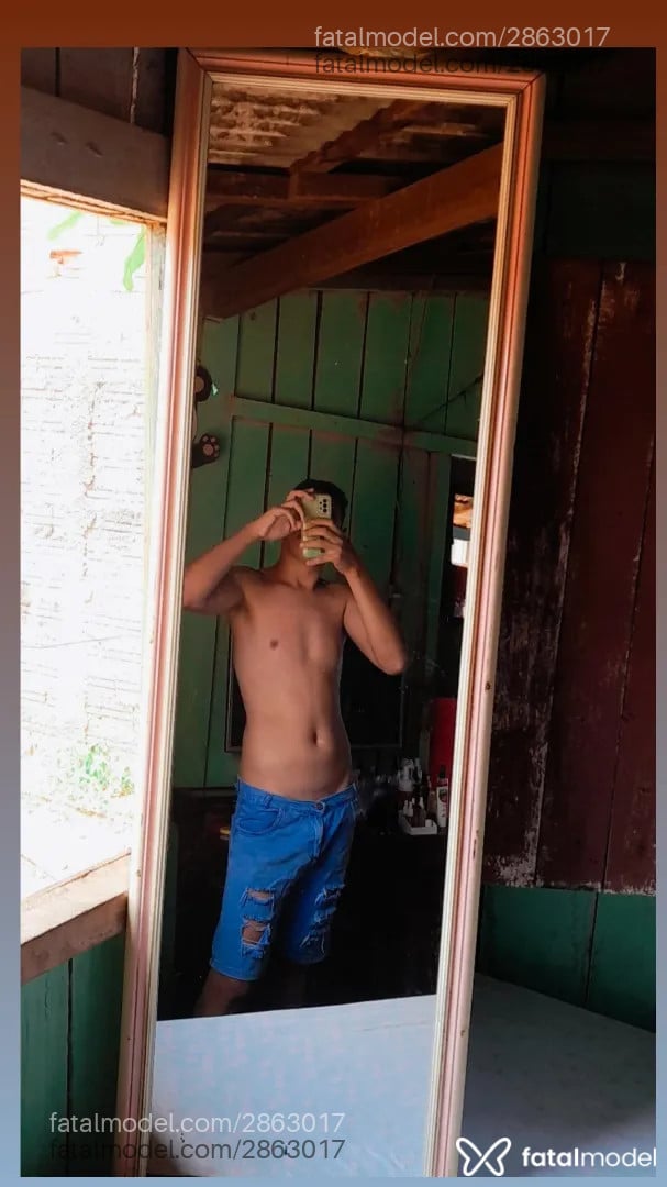 Acompanhante homem loira (o) de olhos castanhos - Kaio Lima