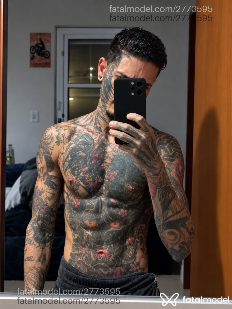 Acompanhante homem morena (o) de olhos mel - Anthony