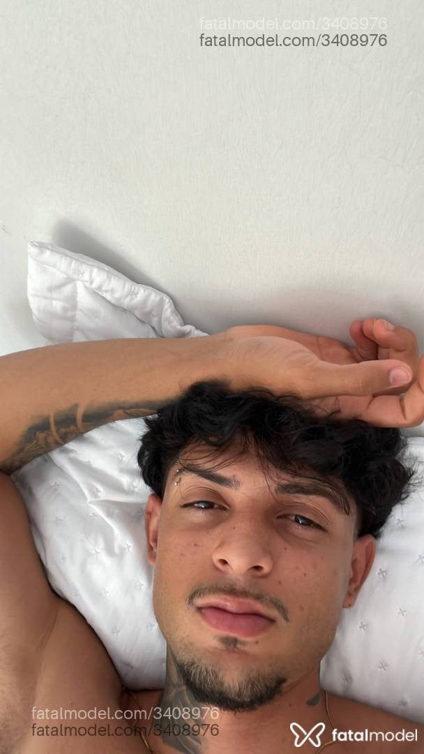 Acompanhante homem com cabelo castanho de olhos castanhos - Apollo