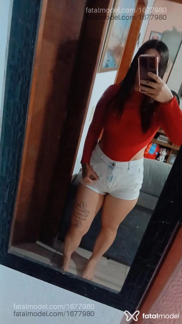 Acompanhante mulher ruiva (o) de olhos verdes - Aline