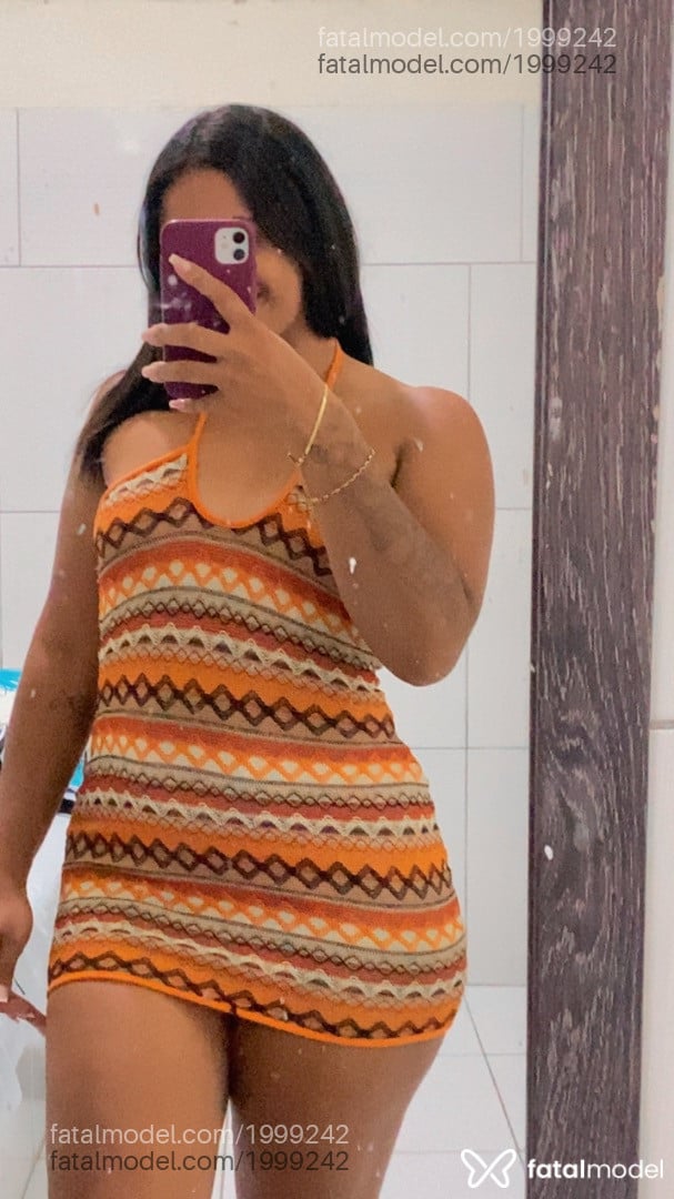 Acompanhante mulher com cabelo castanho de olhos castanhos - Luana