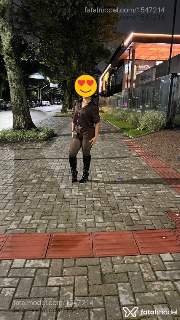 Acompanhante mulher com cabelo castanho de olhos castanhos - Jade Fortunne