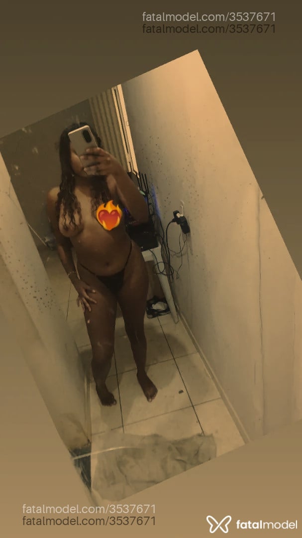 Acompanhante mulher morena (o) de olhos mel - Marcelly Silva
