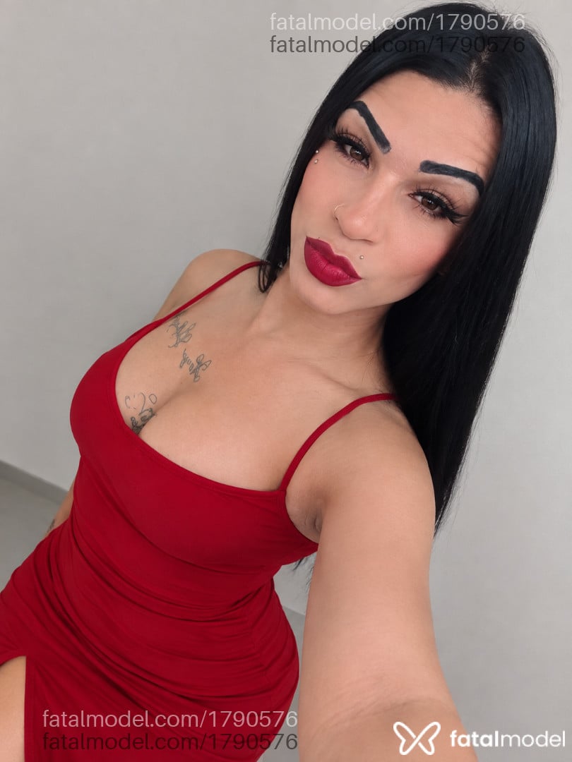 Acompanhante mulher trans morena (o) de olhos castanhos - Gabizinha
