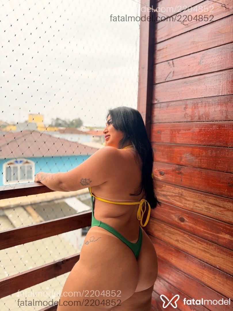 Acompanhante mulher morena (o) de olhos pretos - Samara