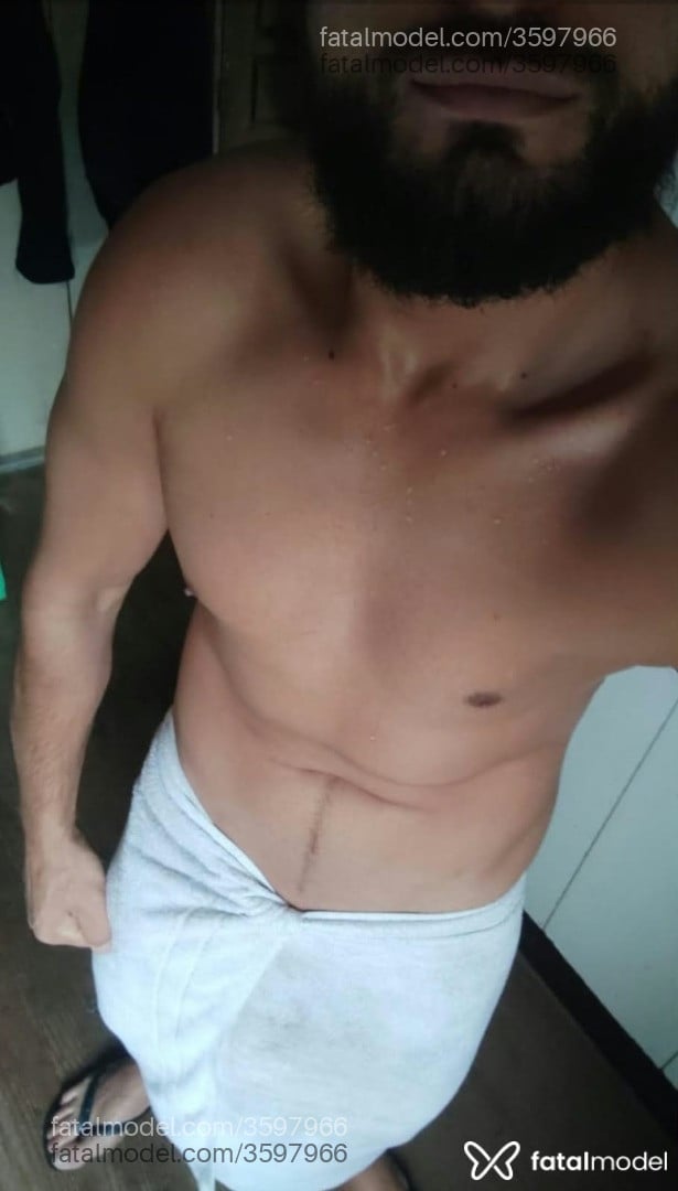 Acompanhante homem com cabelo castanho de olhos castanhos - Pablo Machado