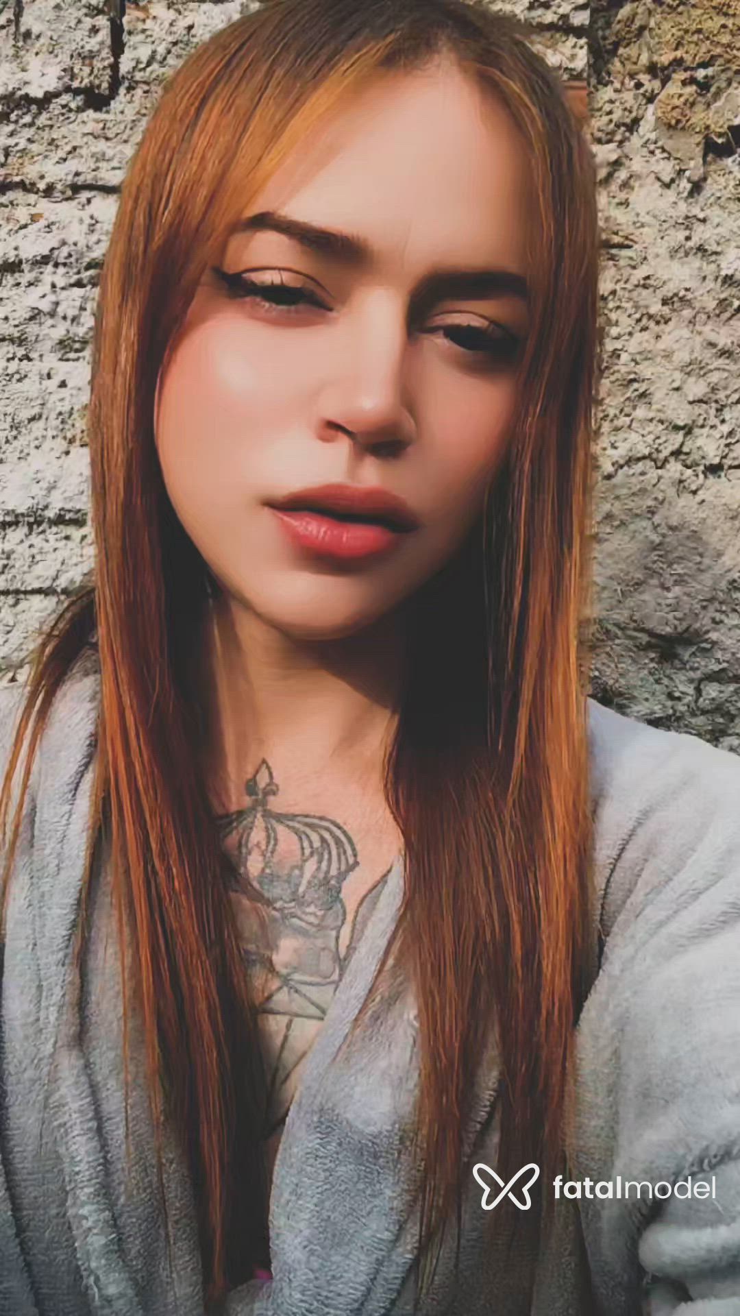 Acompanhante travesti ruiva (o) de olhos castanhos - Danii