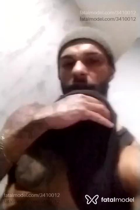 Acompanhante homem com cabelo castanho de olhos castanhos - Brabo