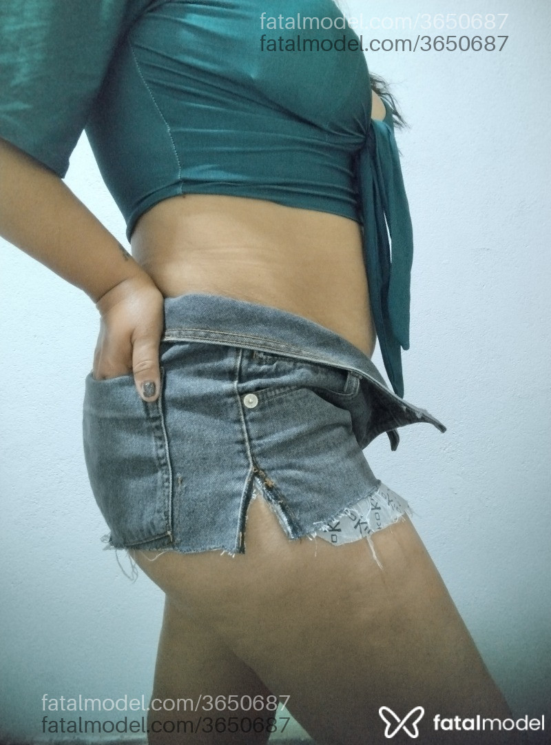 Acompanhante mulher com cabelo castanho de olhos mel - Lara Guerra