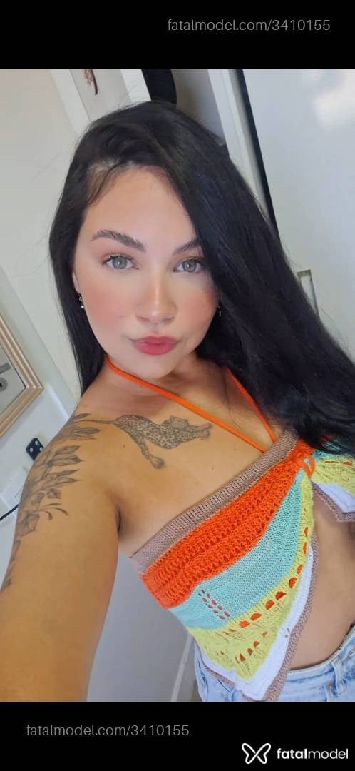 Acompanhante mulher morena (o) de olhos verdes - Hellen Petrovick
