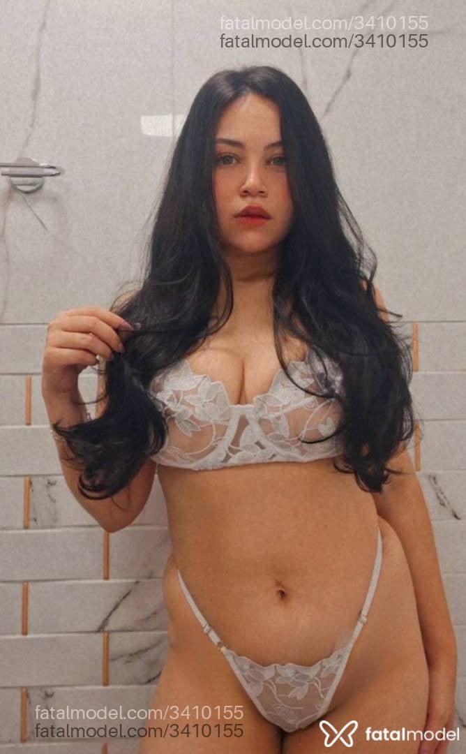 Acompanhante mulher morena (o) de olhos verdes - Hellen Petrovick