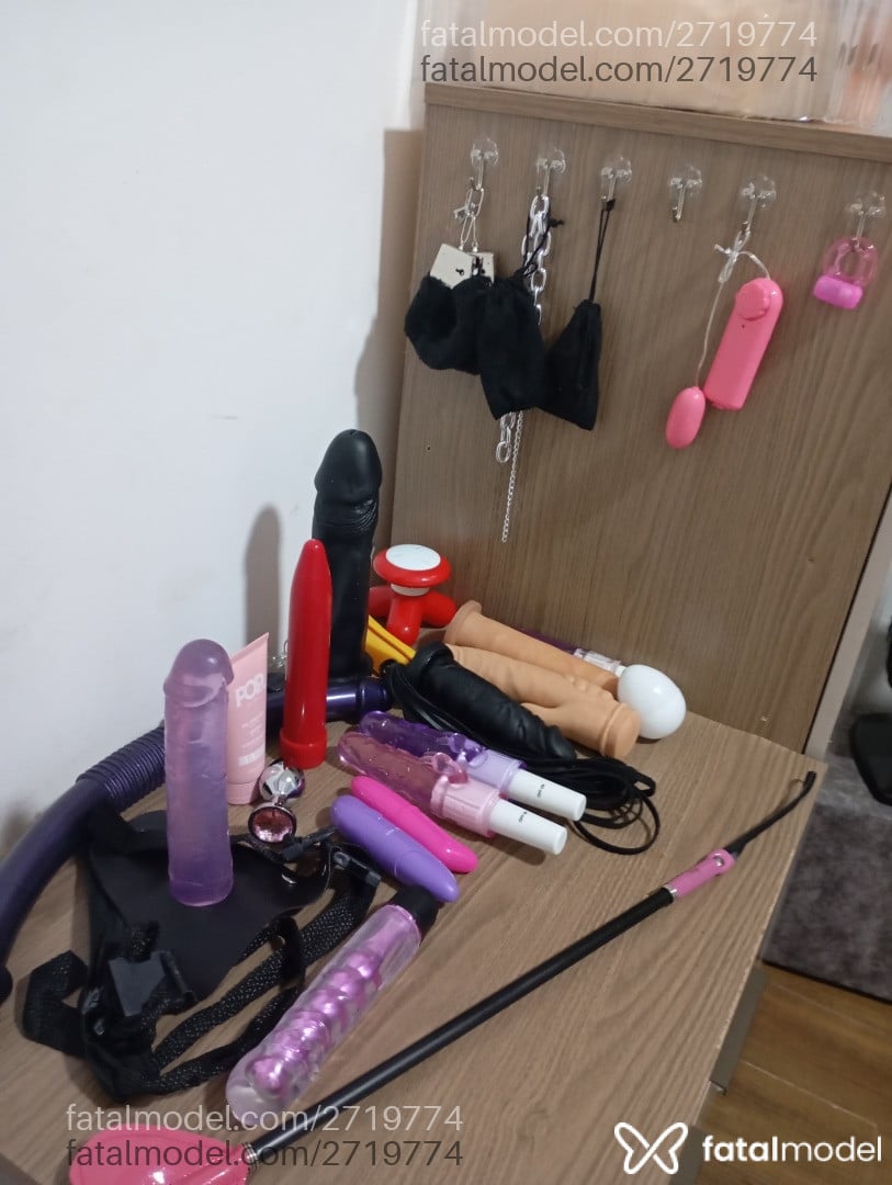 Acompanhante mulher com cabelo castanho de olhos castanhos - Marya Trepadeira