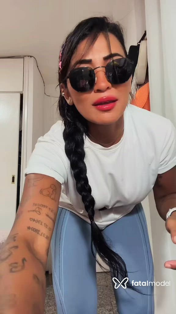 Acompanhante mulher morena (o) de olhos pretos - Luara Rodrigues