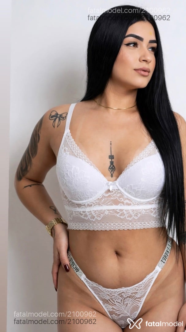 Acompanhante mulher morena (o) de olhos castanhos - Karol