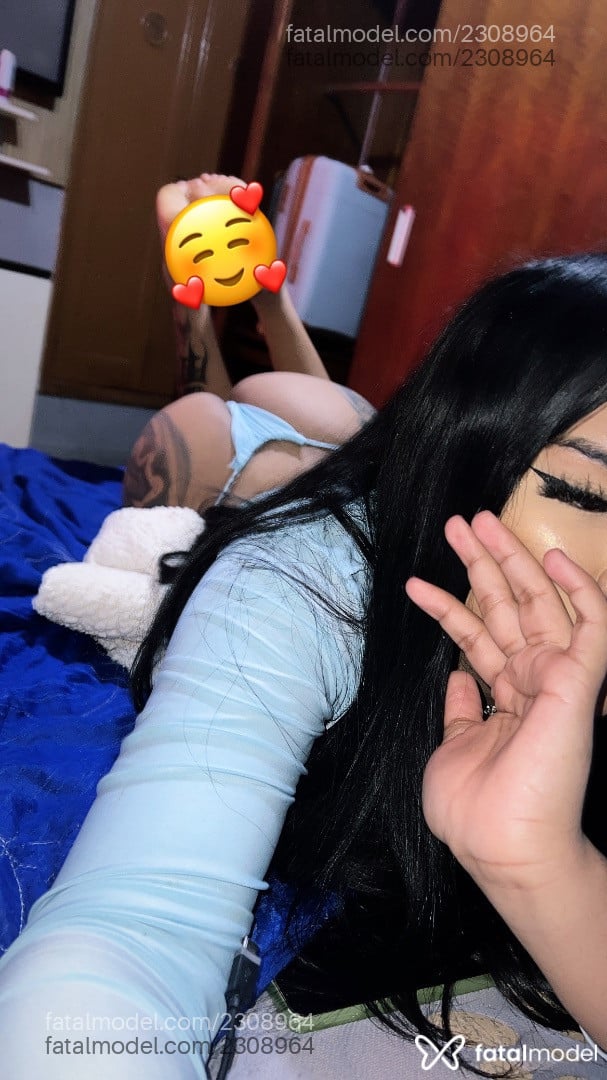 Acompanhante mulher trans morena (o) de olhos pretos - Eduarda