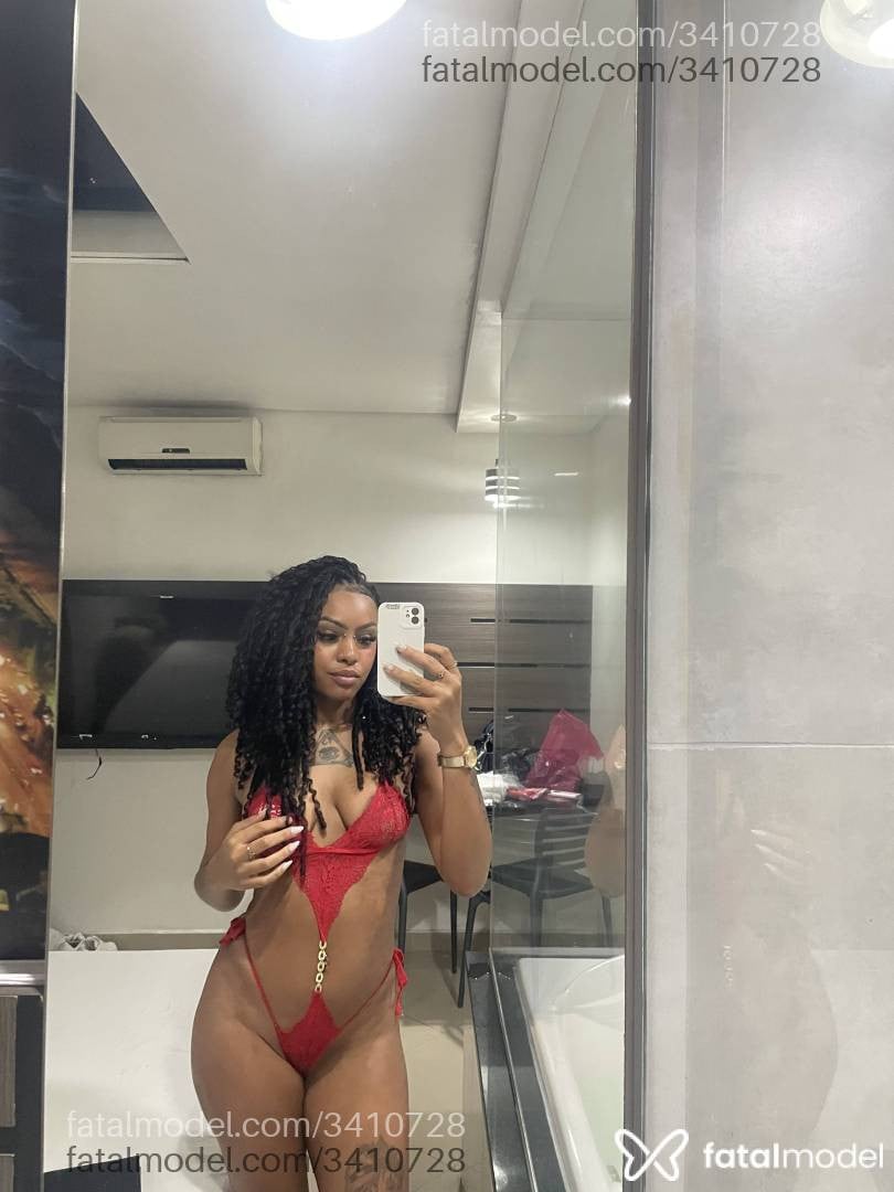 Acompanhante mulher morena (o) de olhos castanhos - Steffanny