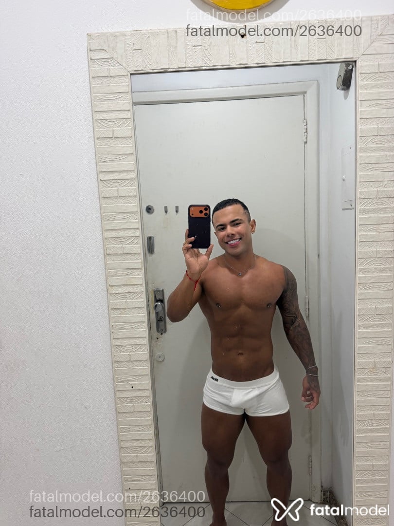 Acompanhante homem com cabelo castanho de olhos castanhos - Jhon Prado