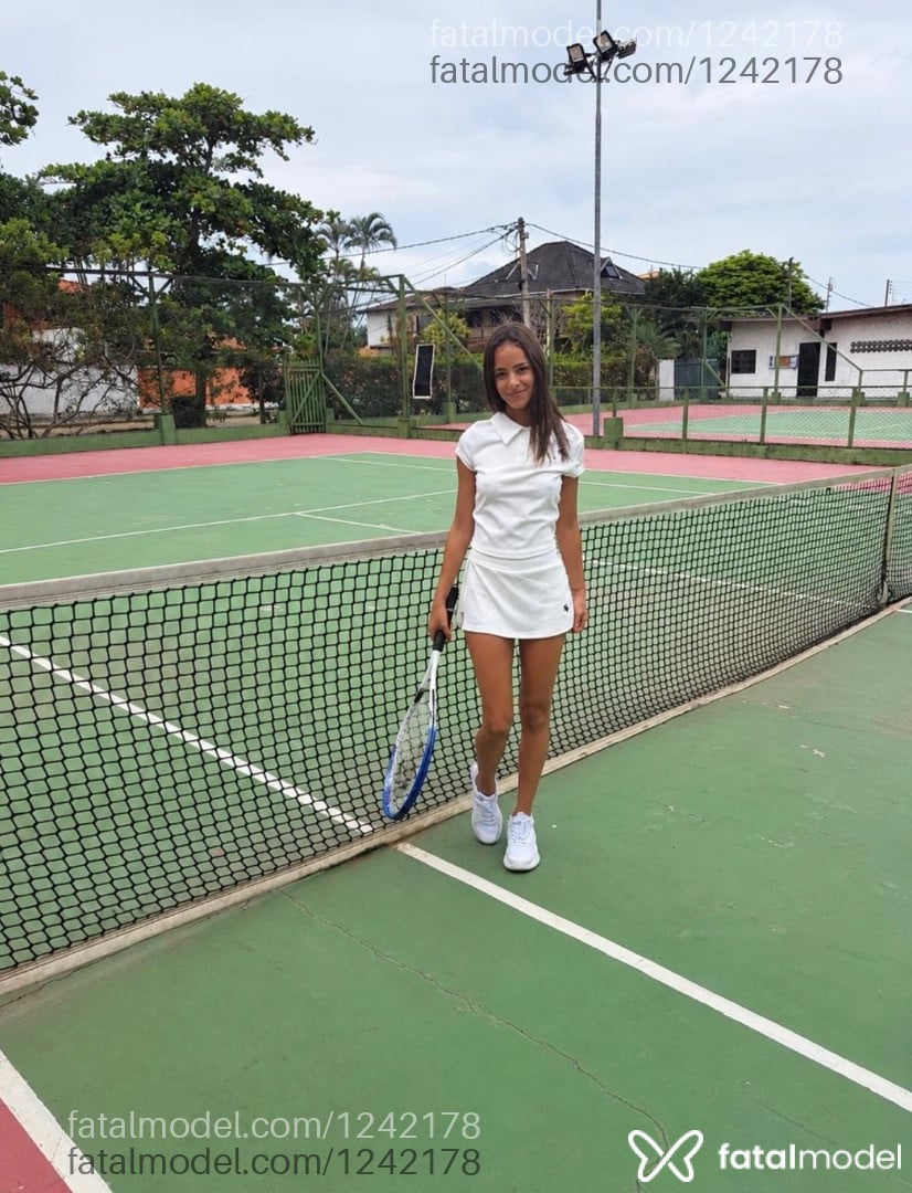 Acompanhante mulher com cabelo castanho de olhos castanhos - Alexia