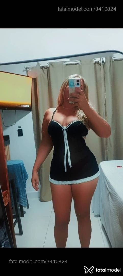 Acompanhante mulher loira (o) de olhos castanhos - Lorena