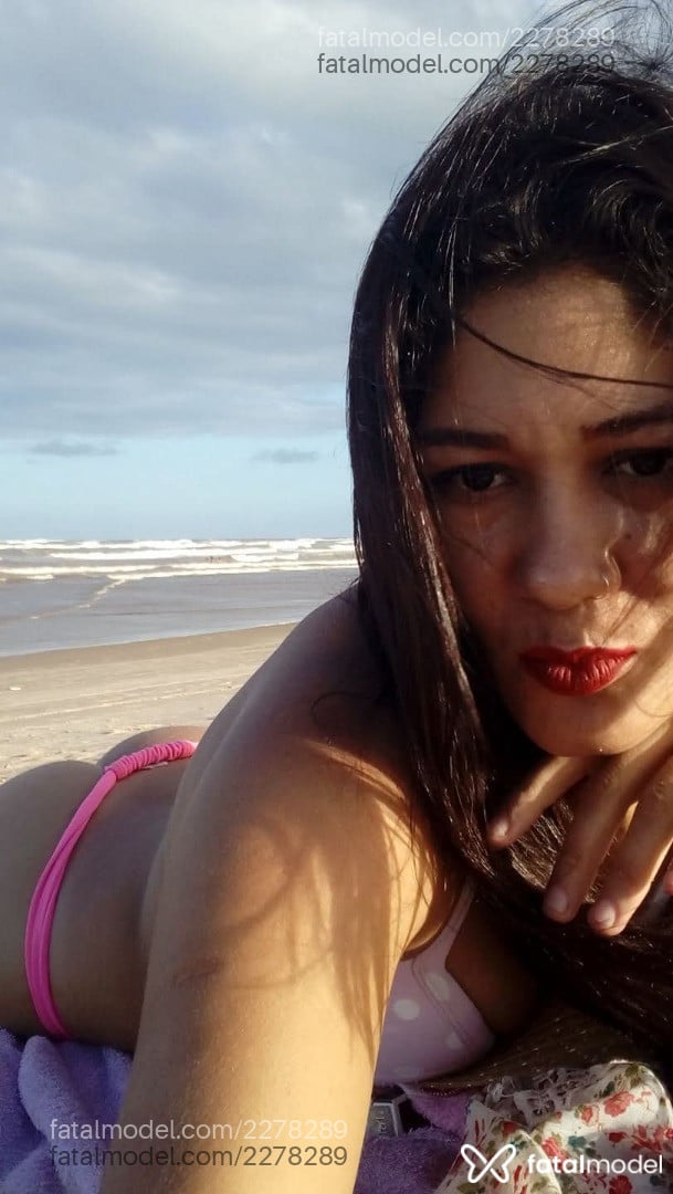 Acompanhante mulher morena (o) de olhos pretos - Mia