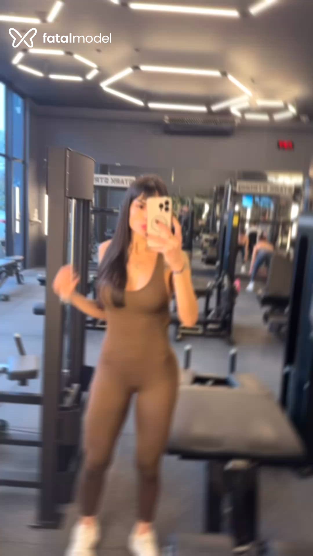 Acompanhante mulher com cabelo castanho de olhos castanhos - Ellen Acompanhante mulher com cabelo castanho de olhos castanhos - Ellen