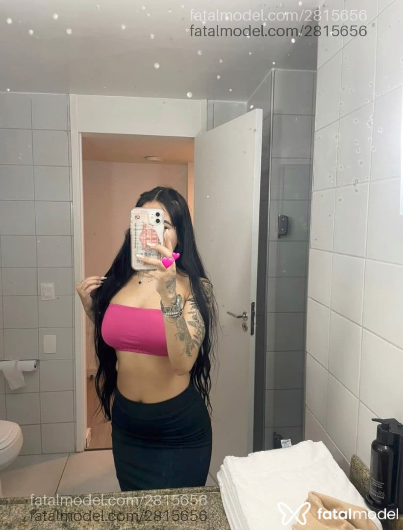 Acompanhante mulher morena (o) de olhos pretos - Cristal